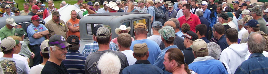 main crowd 2