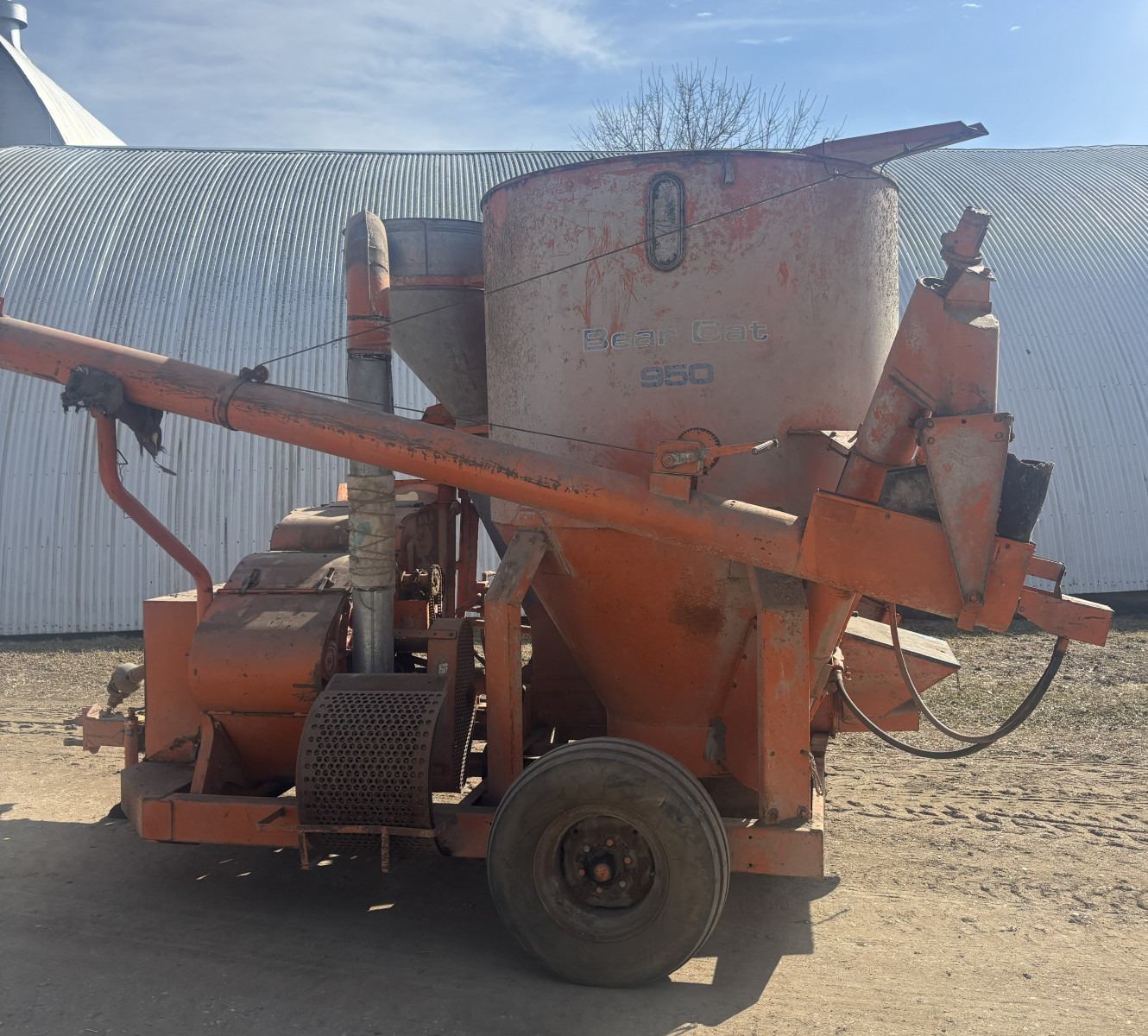 Delayne-Pagel-Bear-Cat-950-Feed-Mill-2