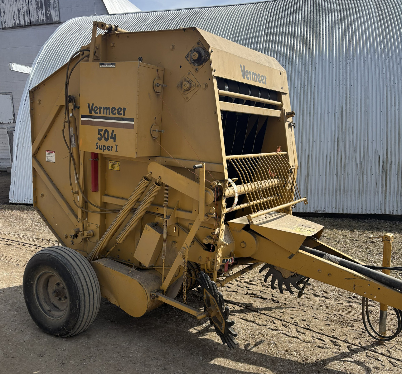 Delayne-Pagel-Vermeer-Round-Baler-2