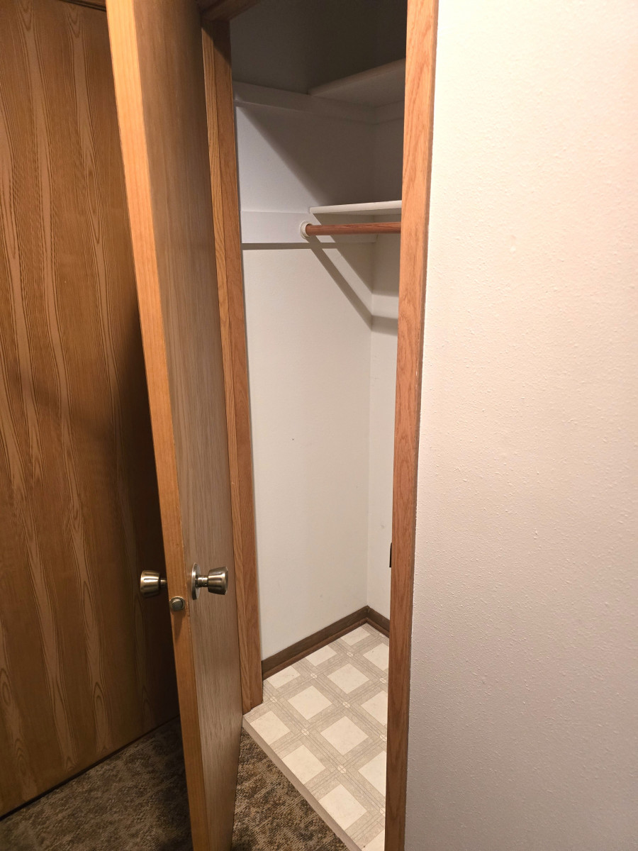 19-Closet