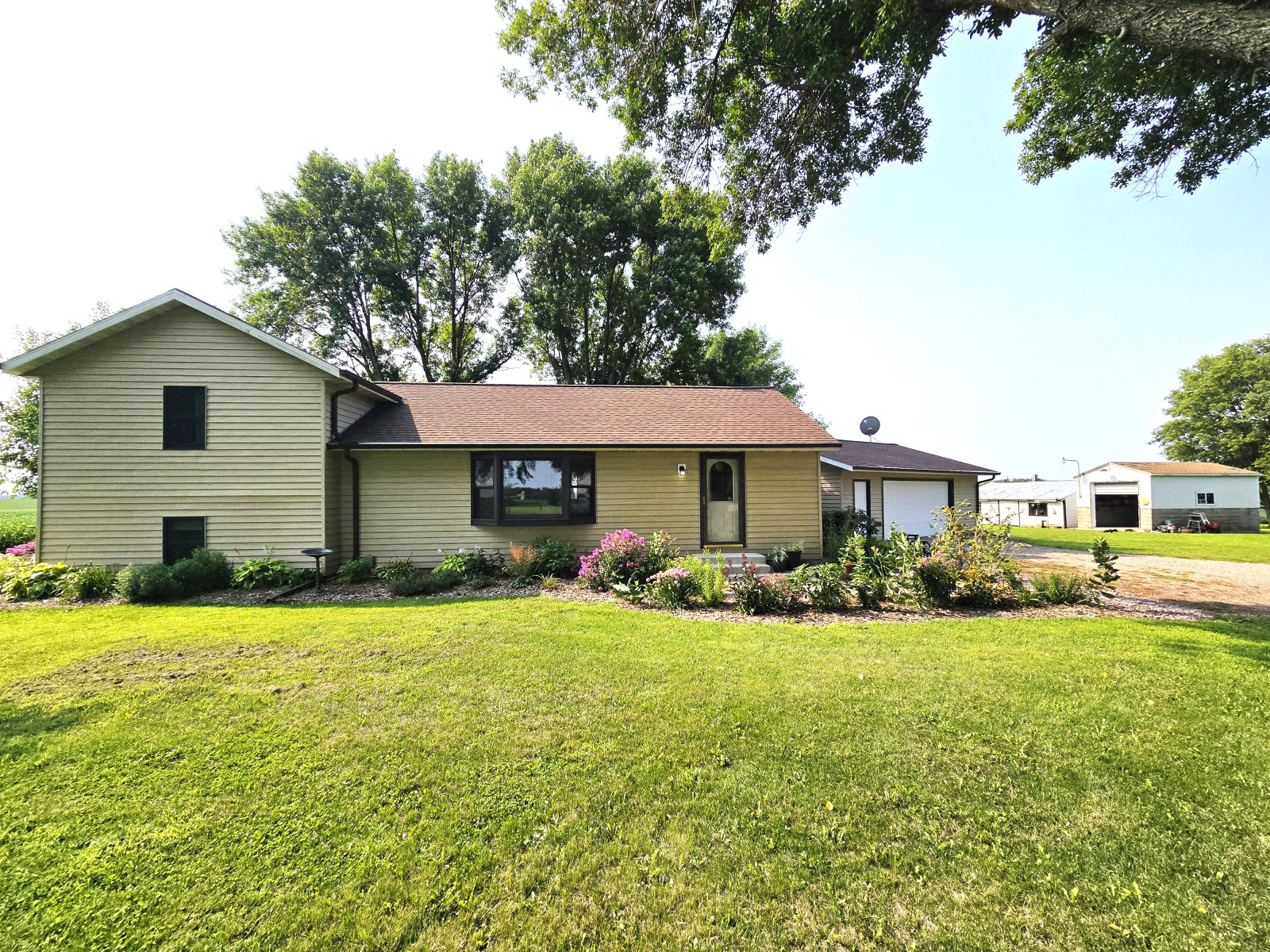 1.-Front-House