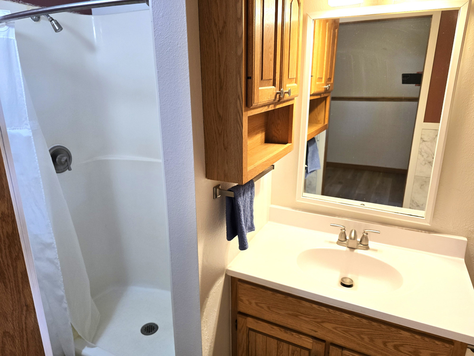 28.-Bathroom-2-Primary-Bedroom