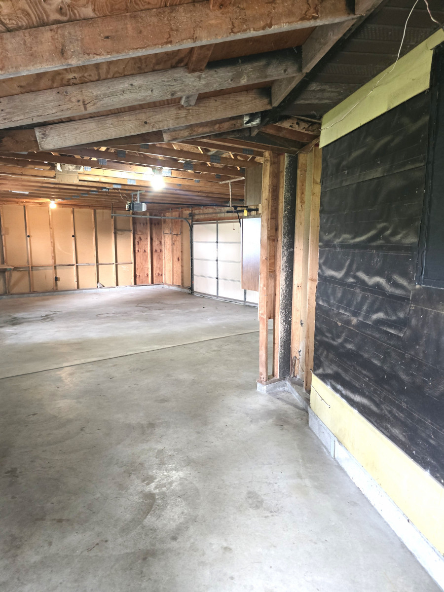 44.-Attached-Garage