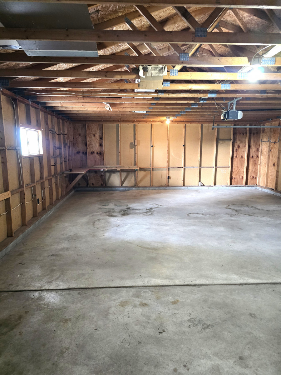 45.-Attached-Garage