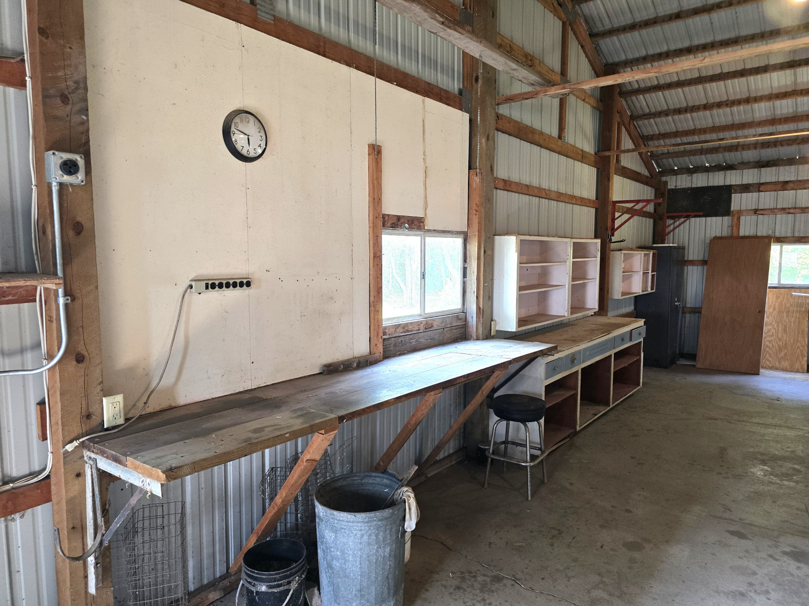63.-Pole-Shed