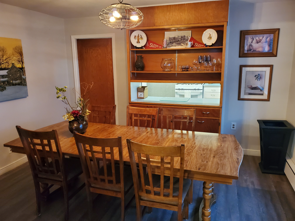 Dining1