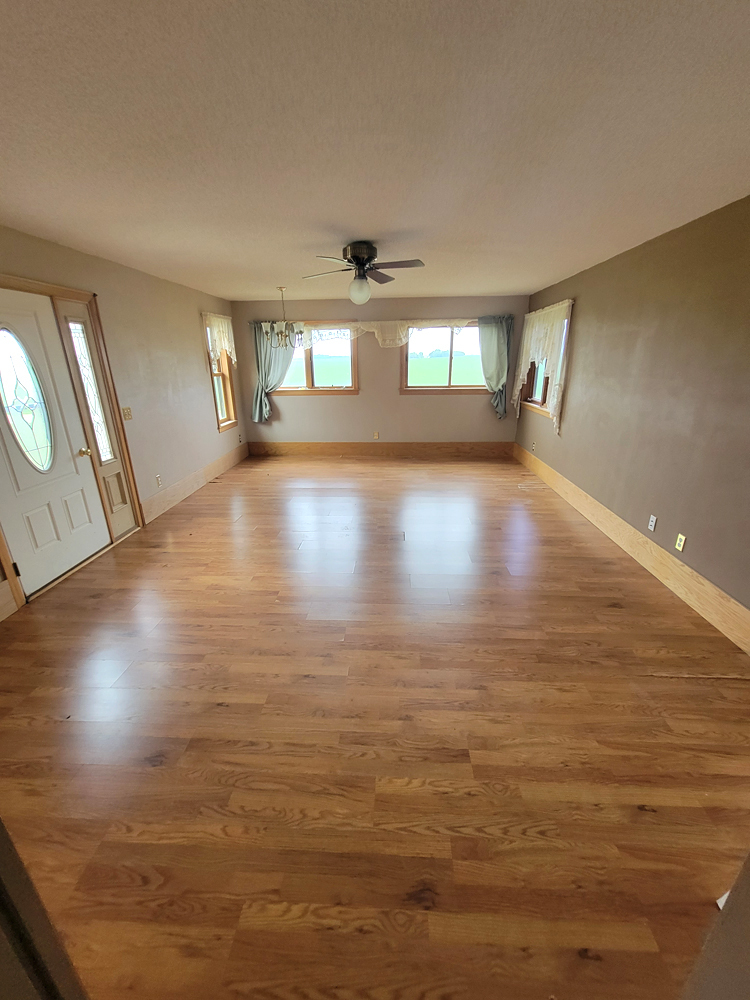 14308 Farm Site and House Hanska Mages Land Company & Auction Service LLC