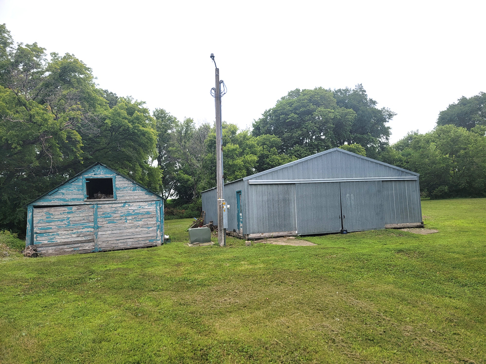 14308 Farm Site and House Hanska Mages Land Company & Auction Service LLC