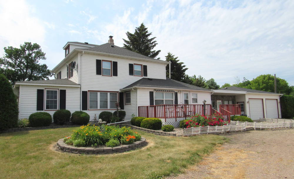 Land & Real Estate Auction near Olivia, MN Mages Land Company & Auction Service LLC